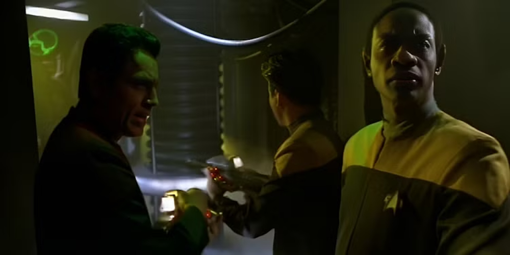 Decentering the Centre Seat